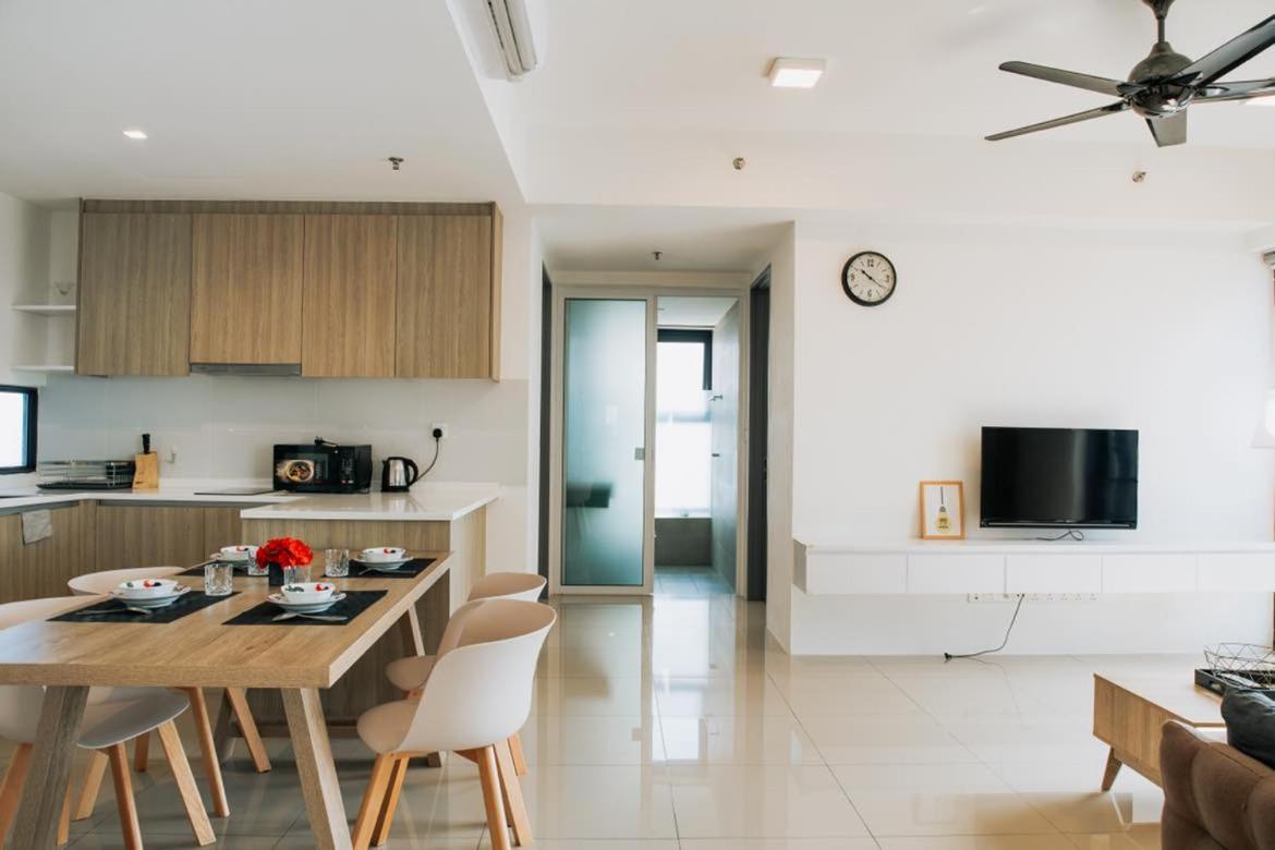 The Pine, 3Br Seaview By Wstay @ Tropicana 218 Macalister George Town Eksteriør billede